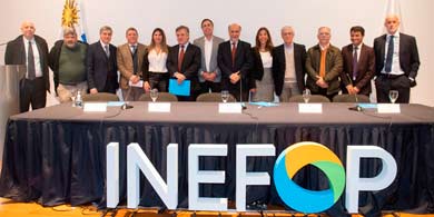 AWS capacitar jvenes en Uruguay junto a INEFOP y la Fundacin Forge